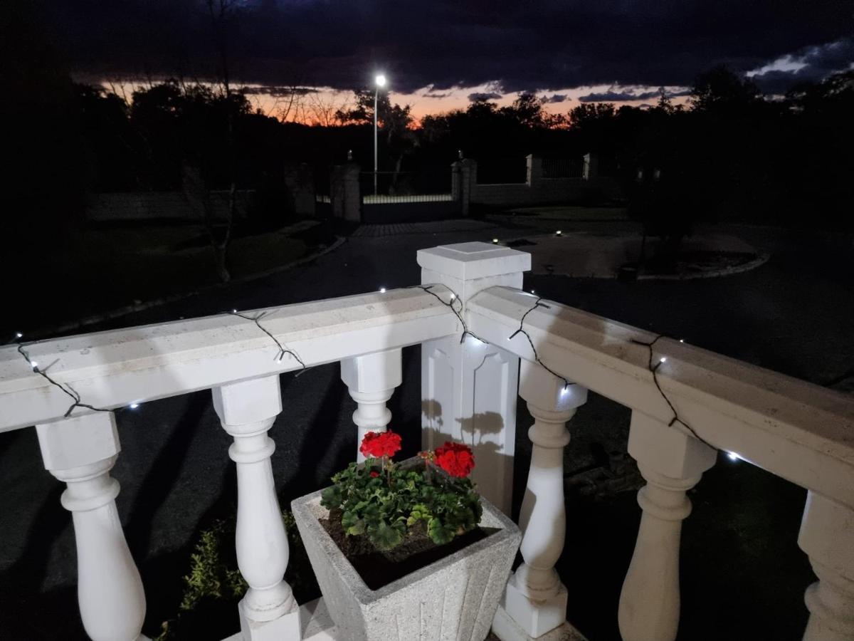 Villa Pancorbo Velayos Exteriér fotografie