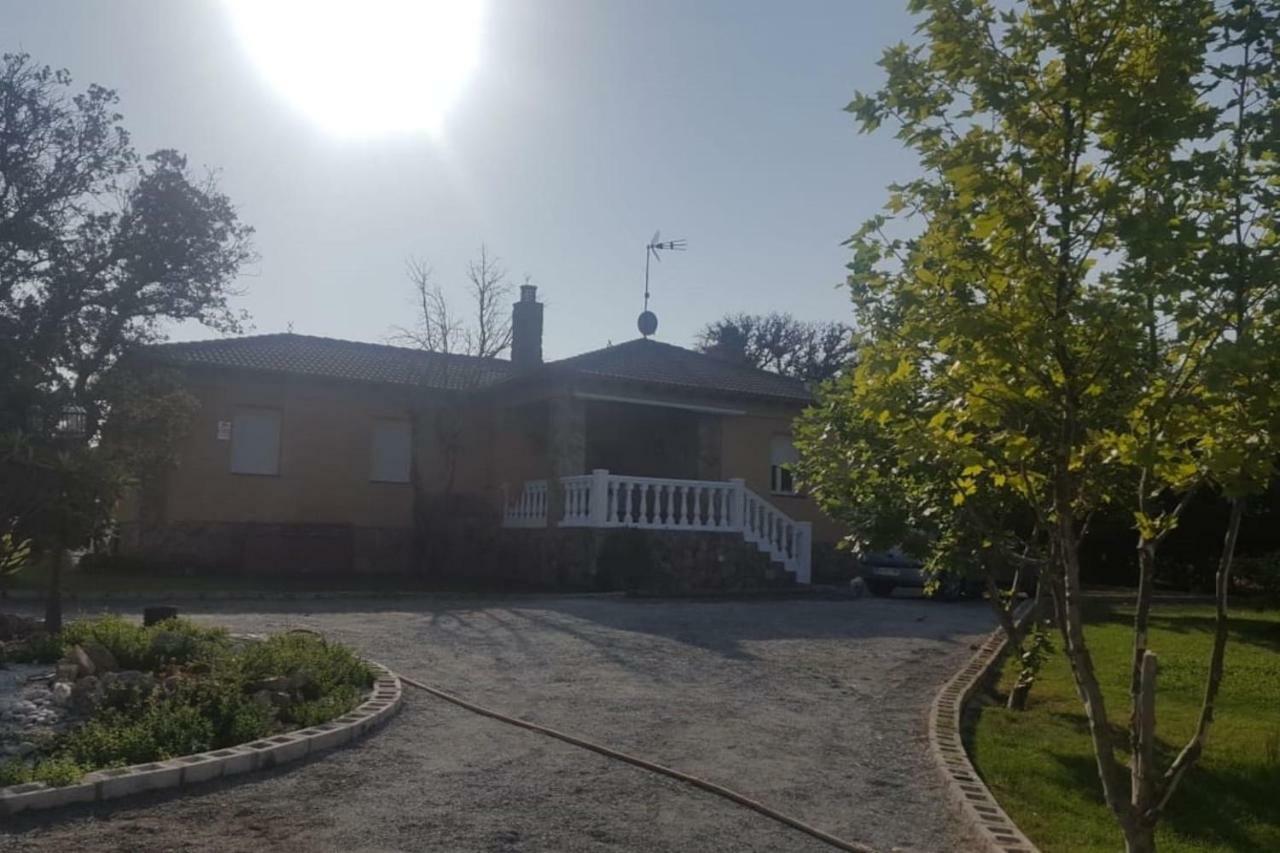 Villa Pancorbo Velayos Exteriér fotografie